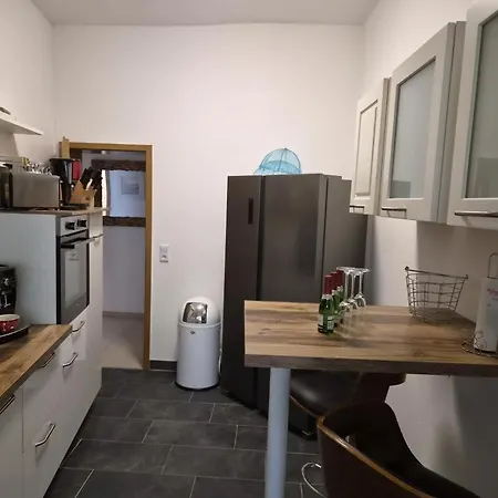 Neu! In Mit Balkon